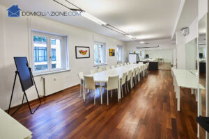 Foto di sala riunioni a noleggio a Milano